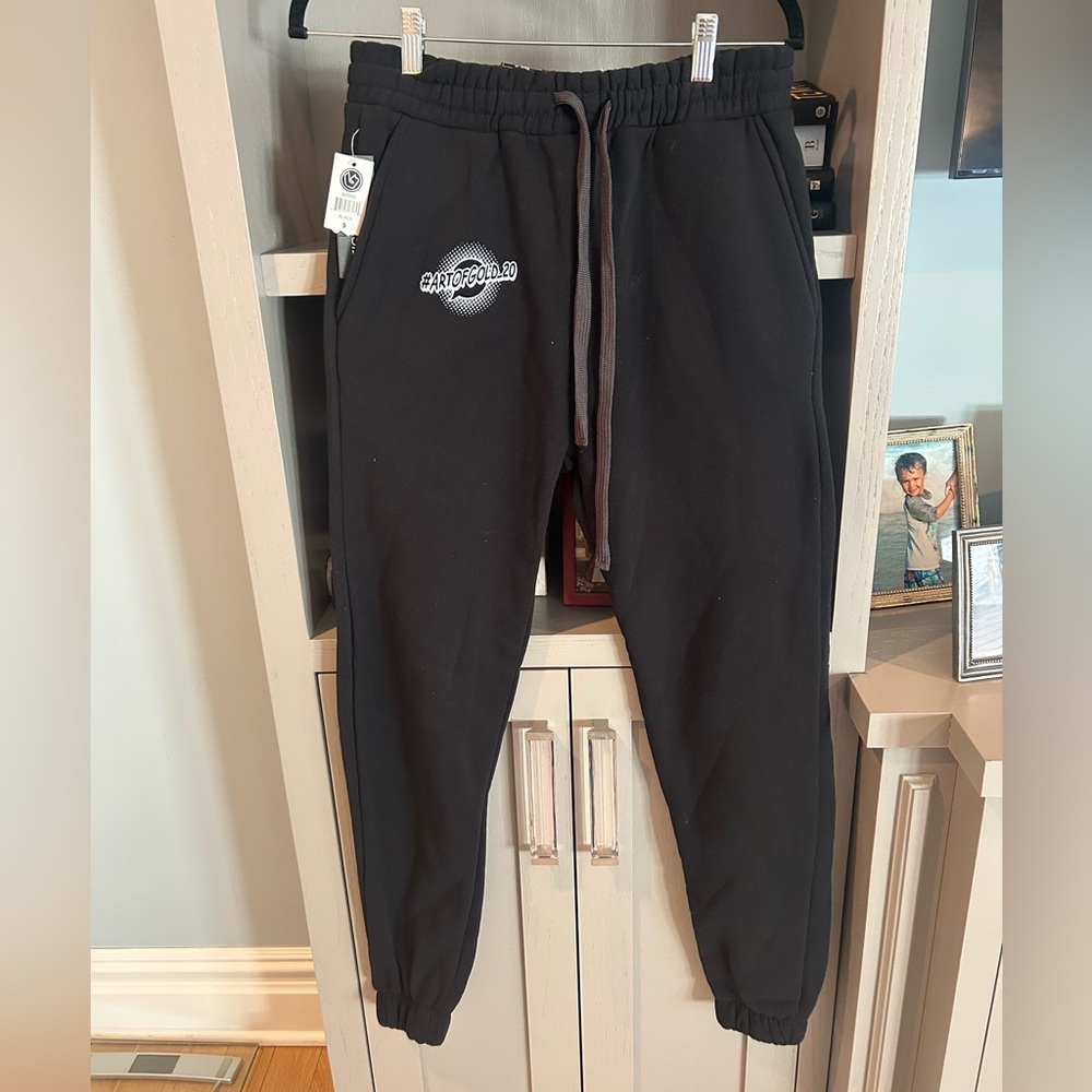 NWT Burnside Apparel men’s black sweatpants.